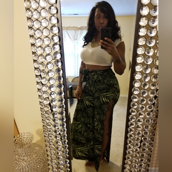 like an angel Pants - Tropical Split Leg Pants size L